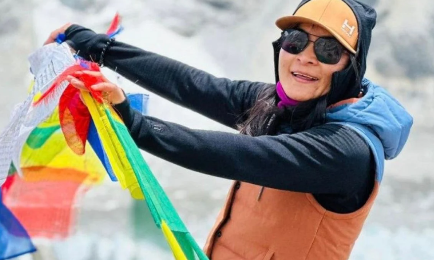 Hôm 23/5, Phunjo Lama người Nepal đã phá kỷ lục về người phụ nữ leo lên đỉnh Everest nhanh nhất, chinh phục ngọn núi cao nhất thế giới trong 14 giờ 31 phút.