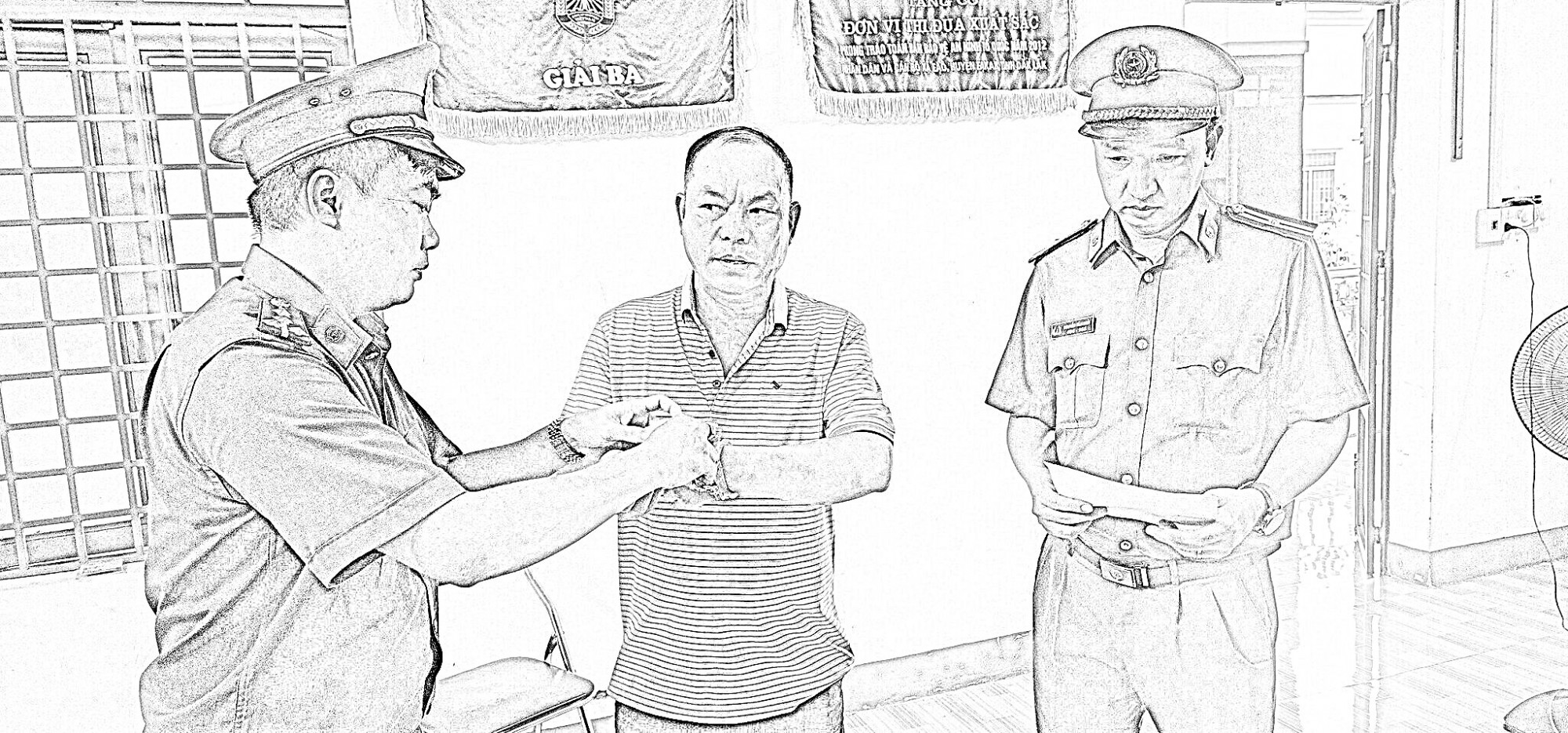 Bắt tạm giam đối với Nguyễn Văn Nguyên về tội Lừa đảo chiếm đoạt tài sản.