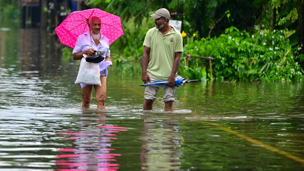 Các chuyên gia cảnh báo rằng Sri Lanka phải đối mặt với lũ lụt thường xuyên hơn do biến đổi khí hậu - Ảnh: ISHARA S. KODIKARA/AFP