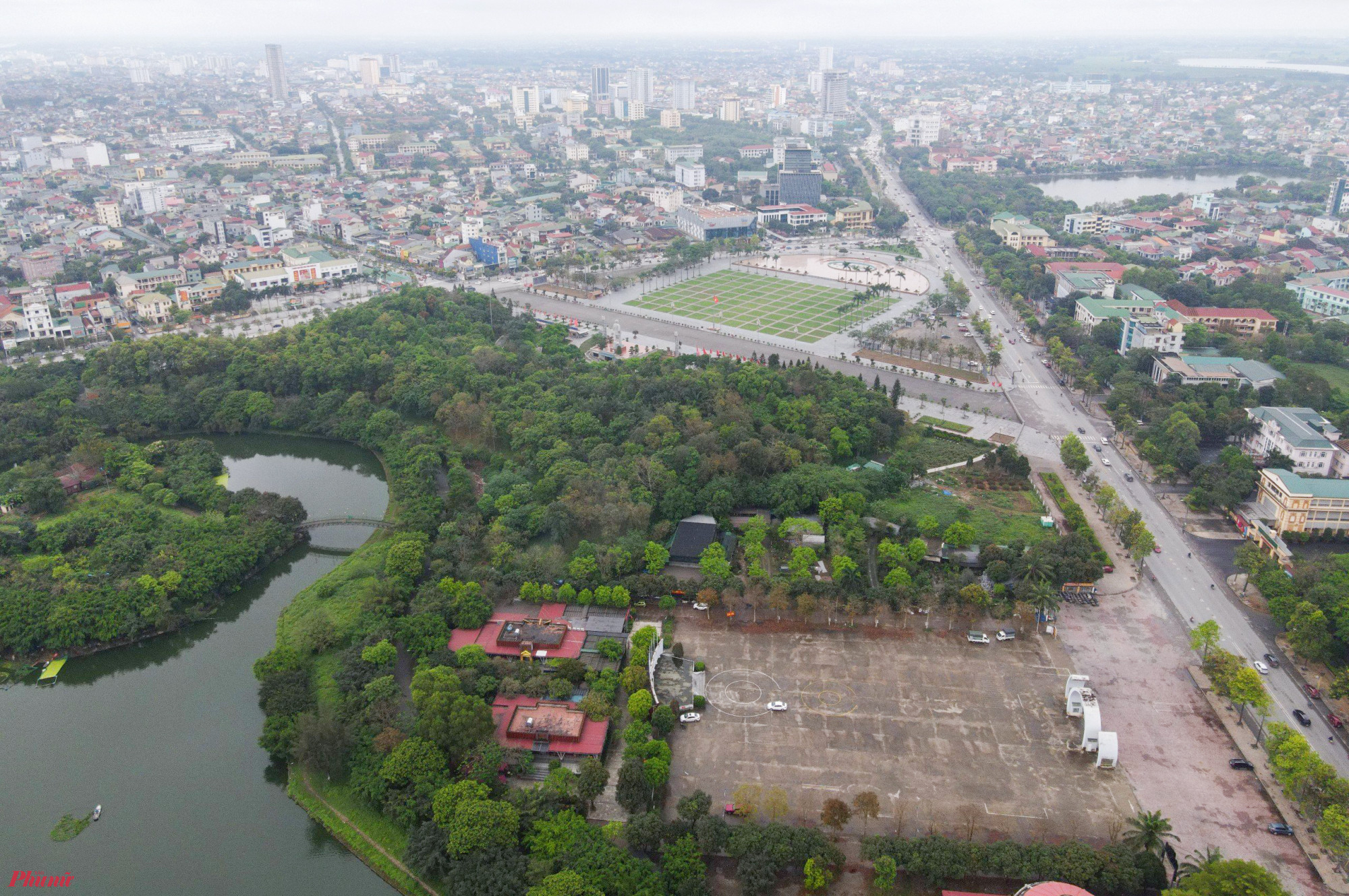 Khi mở rộng, thành phố Vinh có diện tích tự nhiên 166,25km2 (trước khi mở rộng là 105km2), dân số gần 576.000 người.