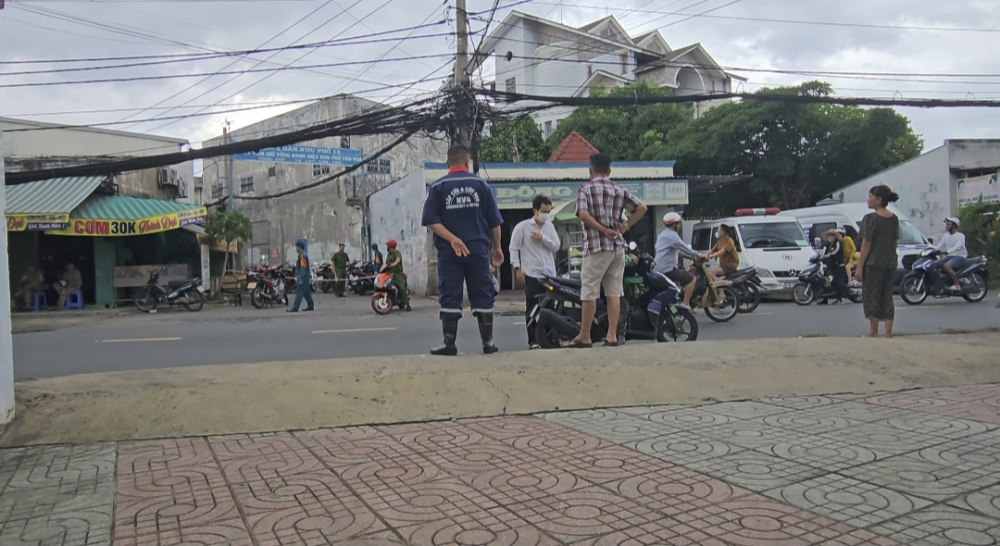 Công an phong tỏa hiện trường.