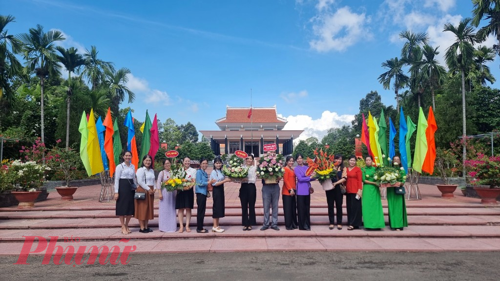 Với tinh thần trách nhiệm cao, kiên định, sáng tạo, nghị lực phi thường, đồng chí đã cống hiến trọn đời mình cho sự nghiệp giành độc lập, tự do cho dân tộc, bảo vệ và xây dựng đất nước. Đồng chí Phạm Hùng là tấm gương sáng để đồng bào, cán bộ, chiến sĩ cả nước yêu quý, kính trọng và noi theo.