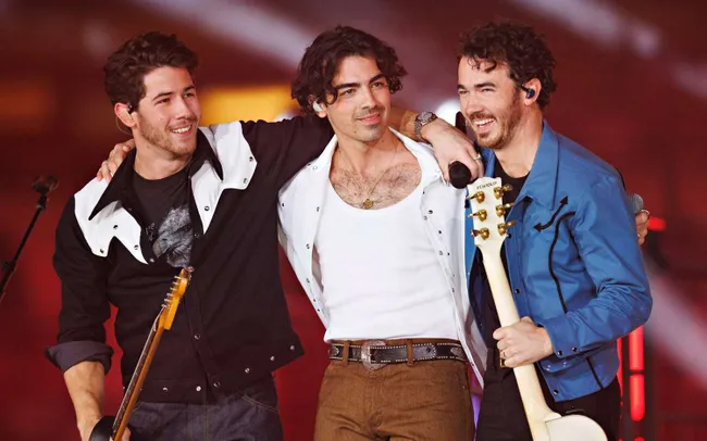 Kevin Jonas là anh cả của nhóm nhạc Jonas Brothers