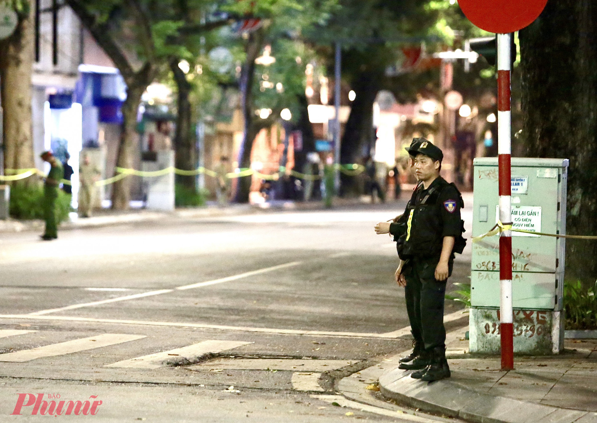 An ninh được thắt chặt tại xung quang khu vực khách sạn Metropole Hà Nội.