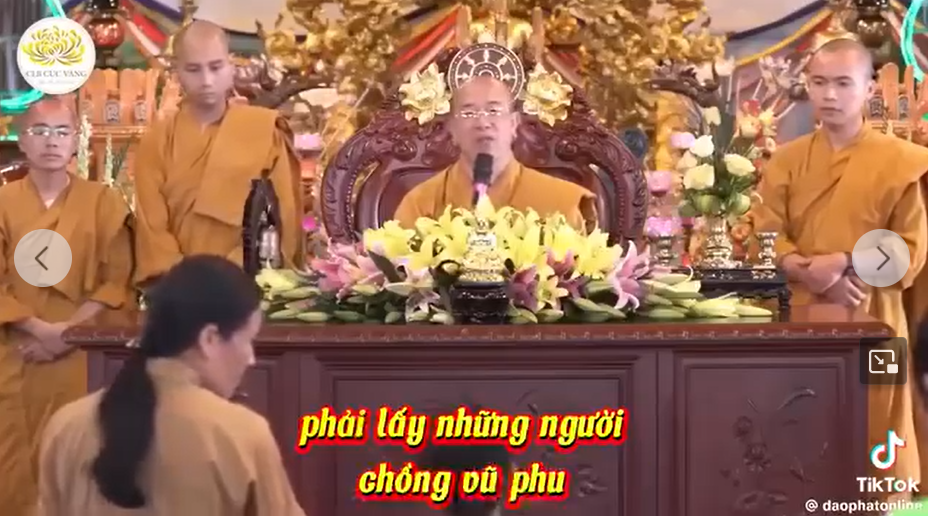 Hình ảnh về vong nhập trong khóa tu mùa hè tại chùa Ba Vàng gây xôn xao mạng xã hội những ngày qua. Ảnh cắt từ clip