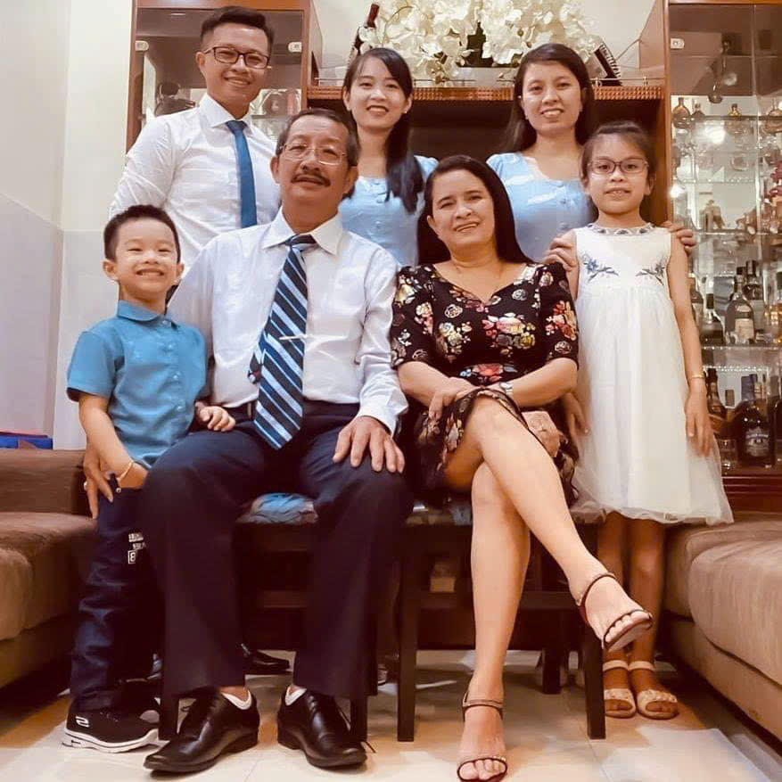 Gia đình 3 thế hệ hạnh phúc của ông Nguyễn Hoàng Chi và bà Nguyễn Thị Minh Trang
