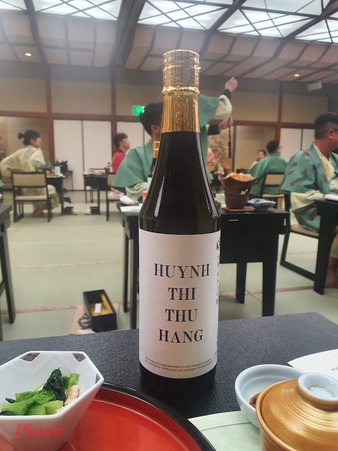 Rượu sake của Fukushima nổi tiếng toàn quốc và đã lập được kỷ lục 9 năm liên tiếp được Hiệp hội thẩm định rượu sake Nhật Bản trao Giải thưởng Vàng. Các xưởng chưng cất rượu lâu đời có tour tham quan và nếm thử rượu hướng dẫn bởi các nghệ nhân, tạo điểm nhấn cho thêm hành trình độc đáo.