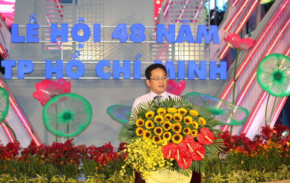 Phó Chủ tịch Ủy ban MTTQ Việt Nam TPHCM Phạm Minh Tuấn phát biểu khai mạc Lễ hội TPHCM - 