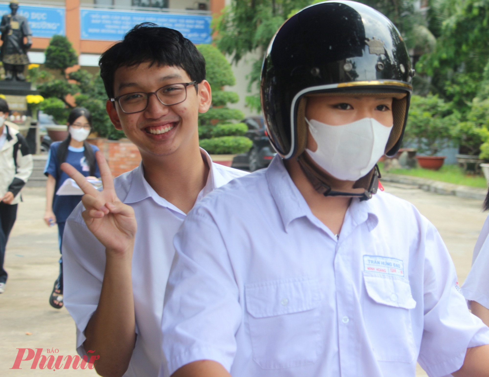 Thí sinh tại điểm thi Trường THPT Trần Hưng Đạo - Ảnh: Nguyễn Loan