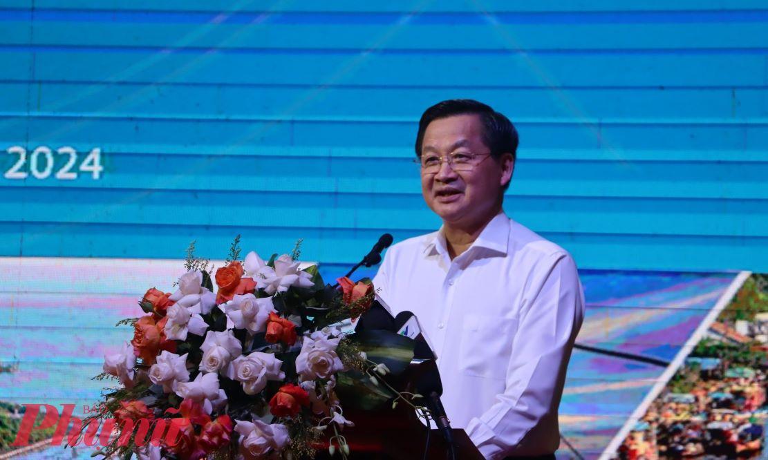 Phó Thủ tướng Lê Minh Khái lưu ý nhiều vấn đề với các địa phương ở ĐBSCL để vùng phát triển bền vững. Ảnh: Hoàng Thịnh