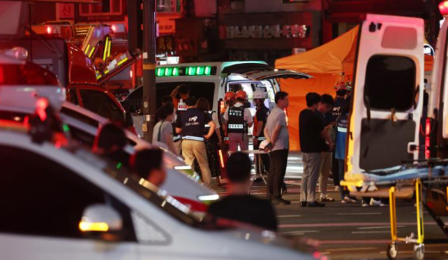 Hiện trường vụ tai nạn ô tô ở trung tâm Seoul khiến ít nhất 9 người thiệt mạng hôm 1/7. Yonhap
