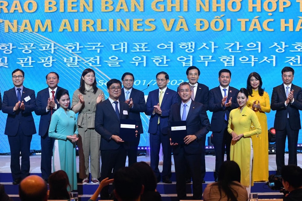 Lễ trao biên bản ghi nhớ hợp tác giữa Vietnam Airlines và các đối tác Hàn Quốc - Ảnh: Vietnam Airlines