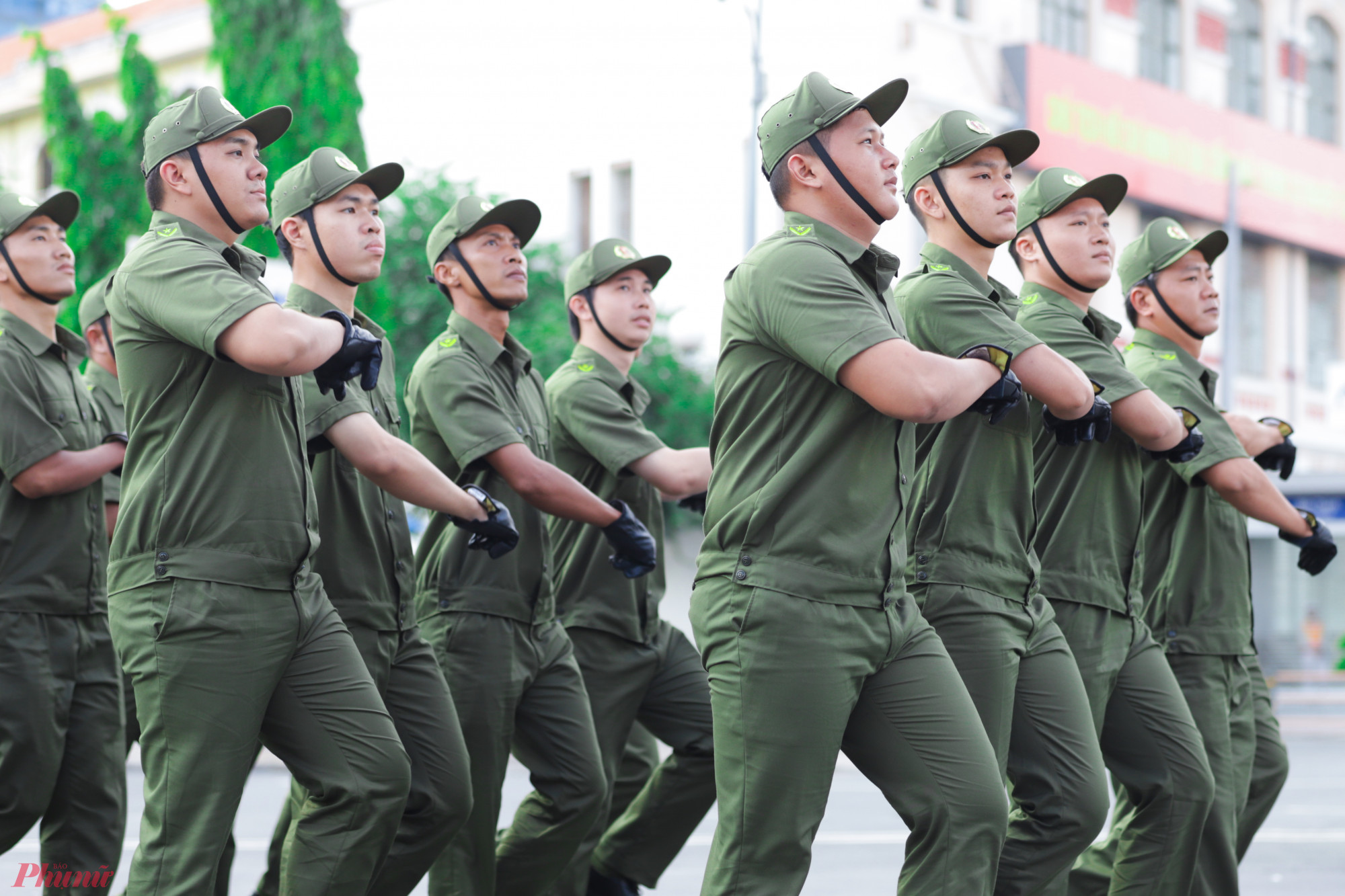 Sáng 1-7, tại TP.HCM diễn ra lễ ra mắt lực lượng tham gia bảo vệ an ninh, trật tự tại cơ sở. Sự kiện được tổ chức tại khu vực đường Lê Lợi (phường Bến Thành, quận 1, TP.HCM).