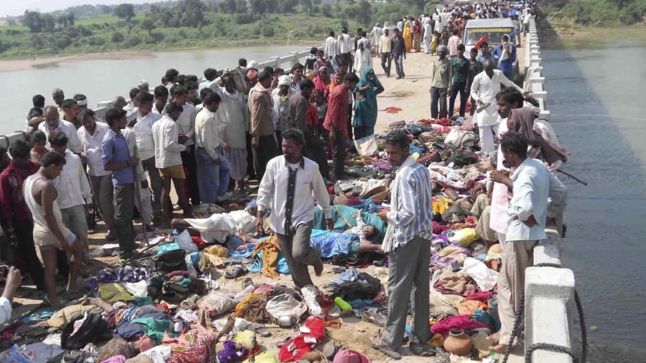 Ít nhất 168 người đã thiệt mạng và 100 người bị thương, khi hàng ngàn người hành hương giẫm đạp lên nhau tại một ngôi đền Hindu ở Jodhpur, vào tháng 9/2008. Tình trạng quá tải nghiêm trọng dường như đã gây ra vụ giẫm đạp khi hơn 12.000 người tụ tập tại ngôi đền để kỷ niệm Navratra, một lễ hội của đạo Hindu.