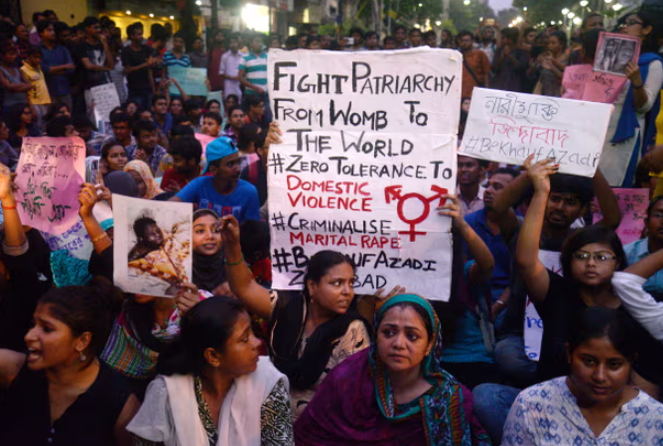 Những người biểu tình ở Kolkata kêu gọi hình sự hóa tội hiếp dâm trong hôn nhân vào năm 2016. Ảnh: S Paul/Getty