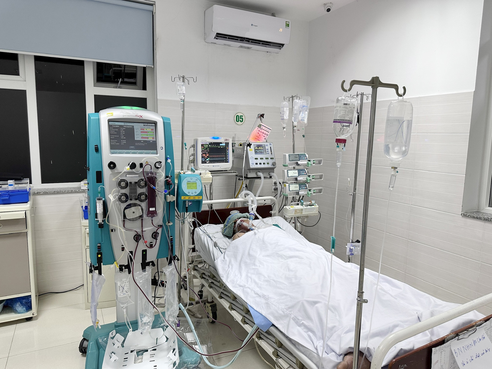Nam bệnh nhân điều trị tại Bệnh viện trung ương Quân đội 108 - Ảnh: Bệnh viện cung cấp