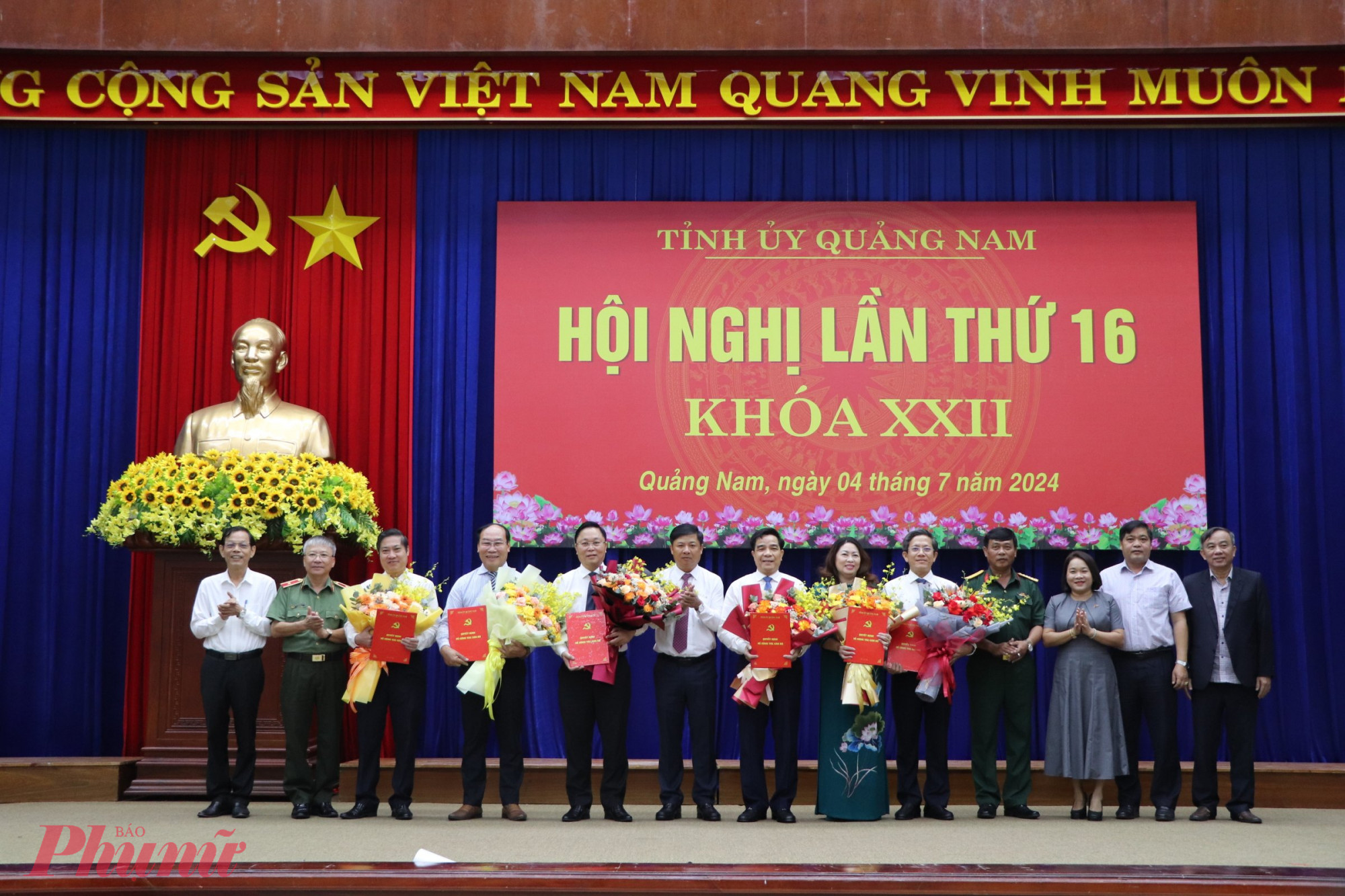 Các cán bộ tỉnh Quảng Nam nhận nhiệm vụ mới