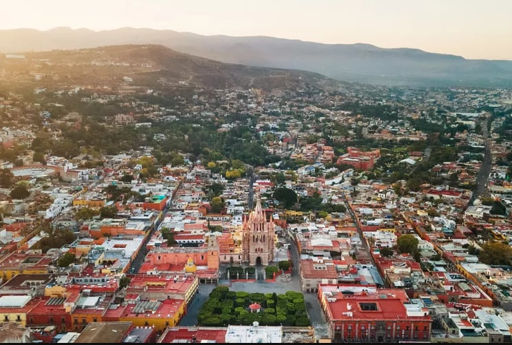 Thành phố San Miguel de Allende của Mexico. Ảnh: ITZEL GARRIDO/TRAVEL + LEISURE