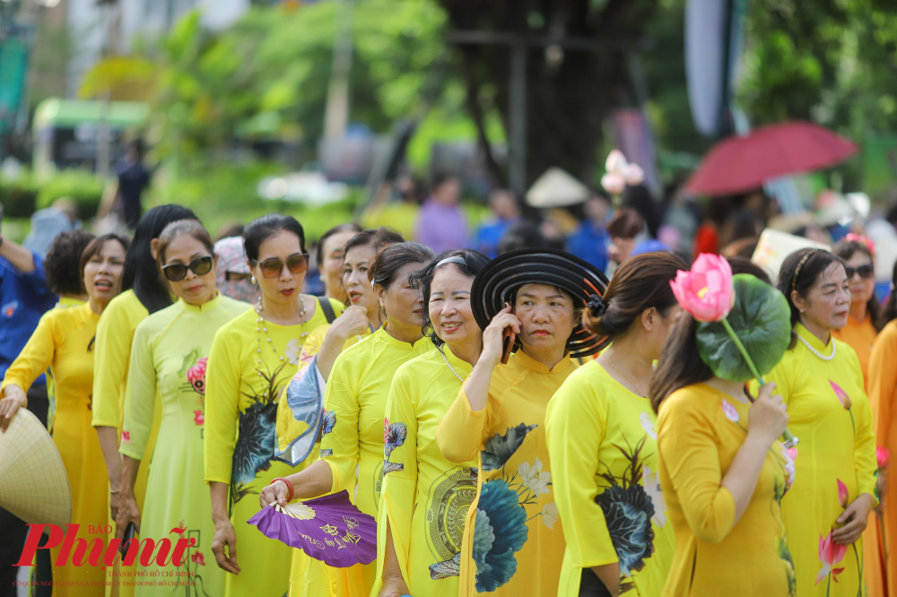 Được biết, số lượng người tham gia chương trình lên tới 1000 người.