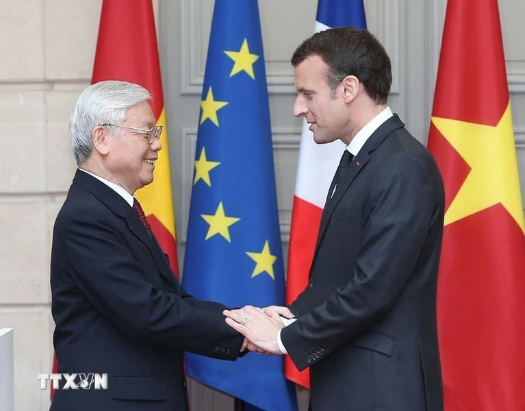 Tổng bí thư Nguyễn Phú Trọng và Tổng thống Cộng hòa Pháp Emmanuel Macron 