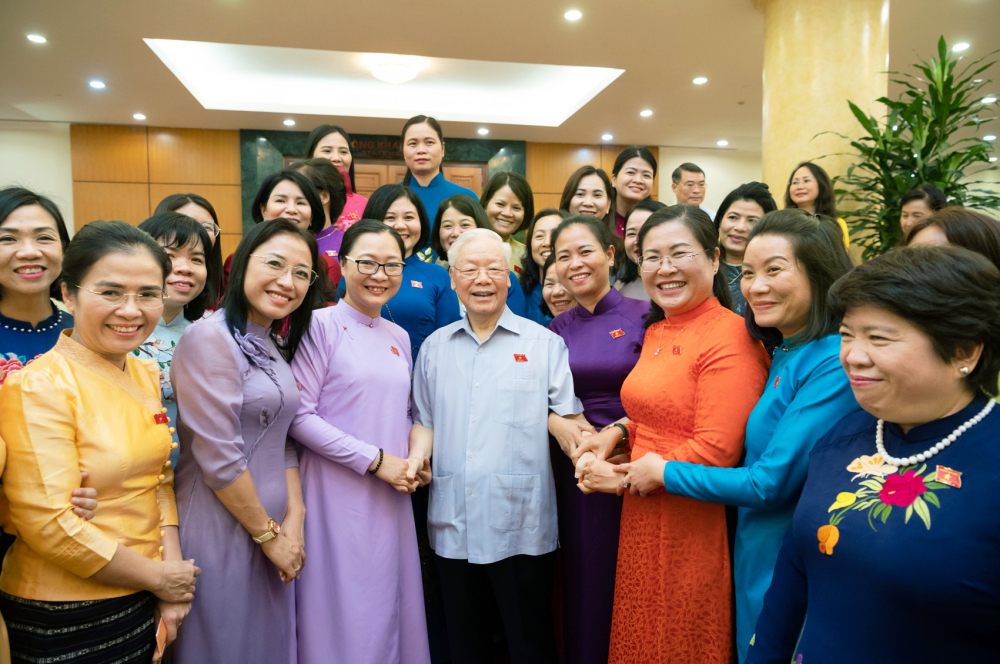 Tổng bí thư Nguyễn Phú Trọng gặp mặt các nữ đại biểu Quốc hội khóa XV nhân kỷ niệm 15 năm ngày thành lập nhóm nữ đại biểu Quốc hội Việt Nam - Nguồn ảnh: Quốc hội