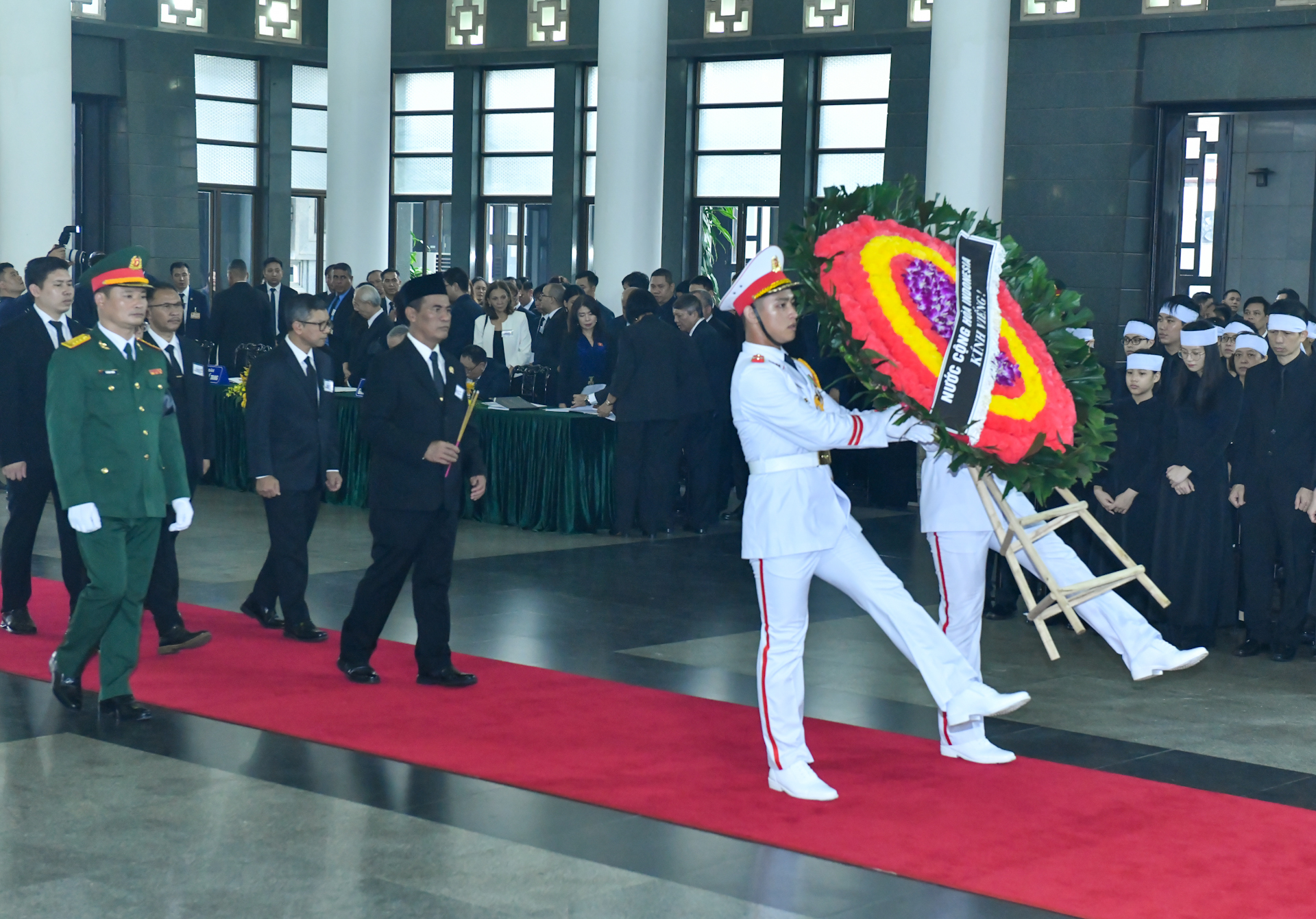 Đoàn nước Cộng hòa Indonesia do Bộ trưởng Bộ Nông nghiệp Indonesia Andi Amran Sulaiman làm Trưởng đoàn.