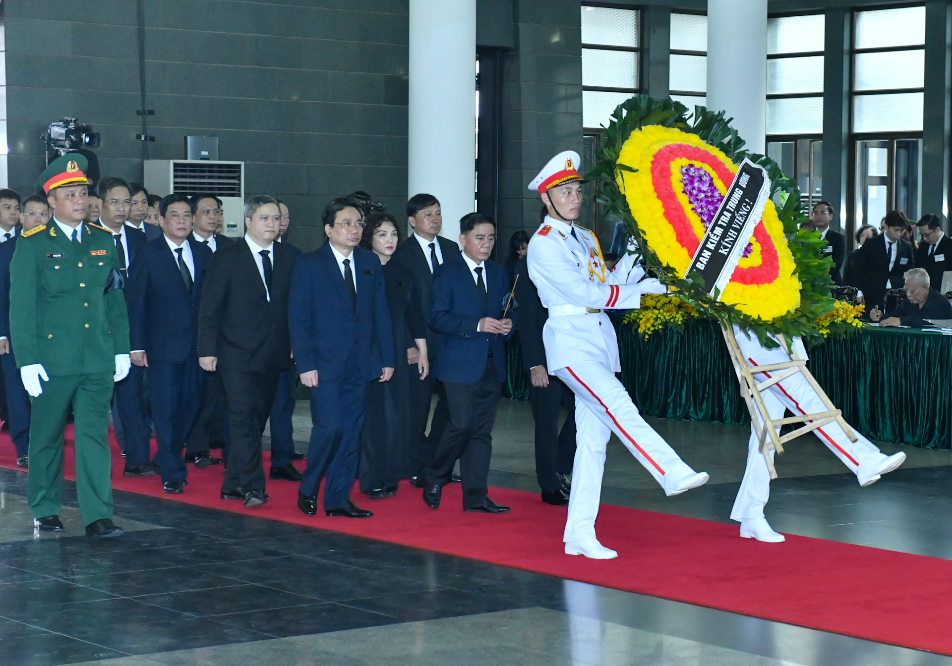 Đoàn Ủy ban Kiểm tra Trung ương do Đồng chí Trần Cẩm Tú, Ủy viên Bộ chính trị, Chủ nhiệm Ủy ban Kiểm tra Trung ương làm Trưởng đoàn.