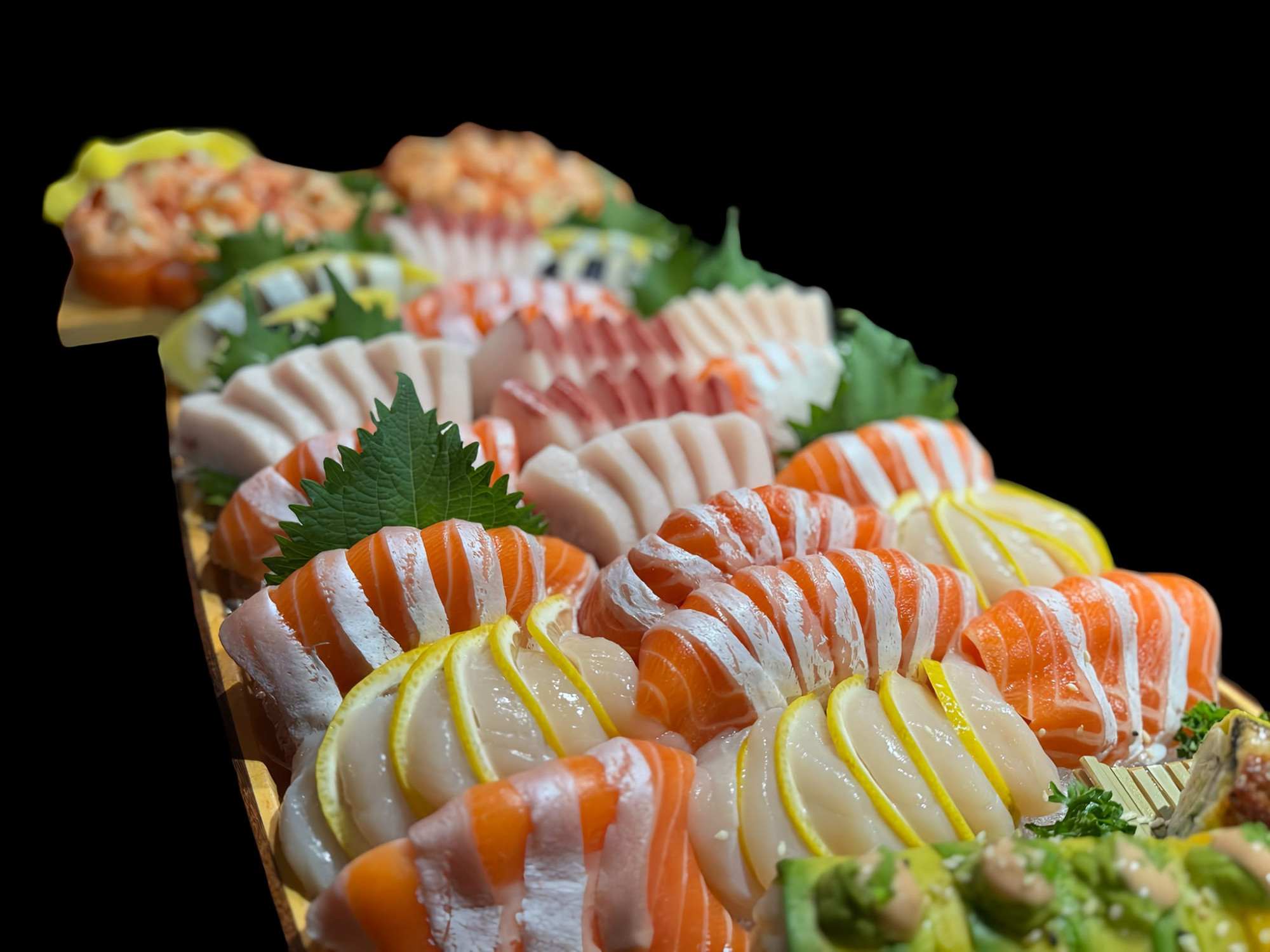 Nhà hàng Ichiba Sushi là một địa điểm không còn xa lạ với thực khách Sài Gòn. Điểm mạnh mà nhà hàng có được chính là chỉ sử dụng những nguyên liệu và thực phẩm tươi ngon. Nói chung, nơi đây là một điểm đáng đến nếu bạn thèm ăn đồ Nhật Giá đắt, quán ở chỗ khuất nên hơi khó tìm