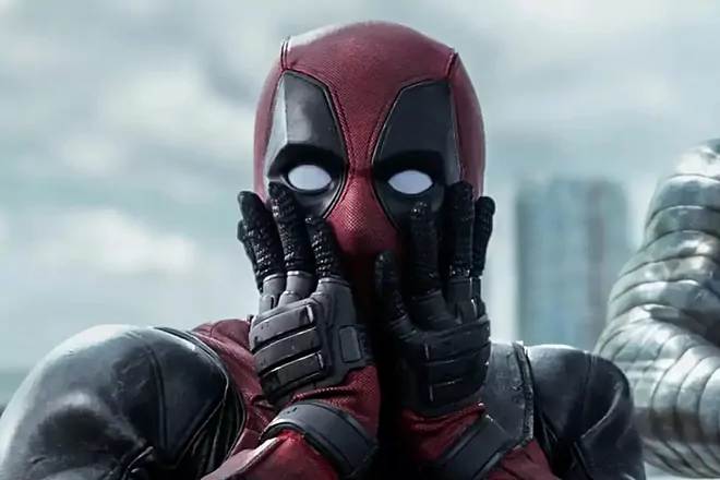 Ryan Reynolds vẫn thể hiện được cảm xúc nhân vật dù diện bộ trang phục của Deadpool kín mít từ đầu đến chân 