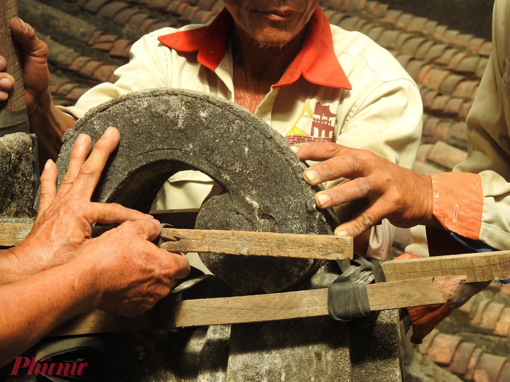 Trong điều kiện bắt buộc phải thay thế thì phải sử dụng những chủng loại vật liệu tương tự vật liệu gốc, không sử dụng vật liệu làm giả.