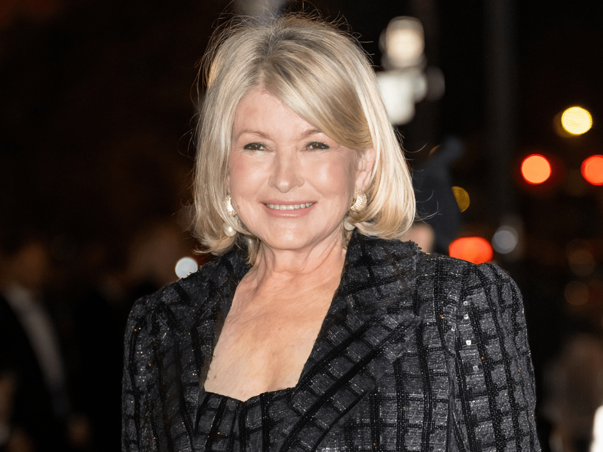 Làn da được khen trẻ hơn tuổi của bà Martha Stewart là kết quả của thói quen