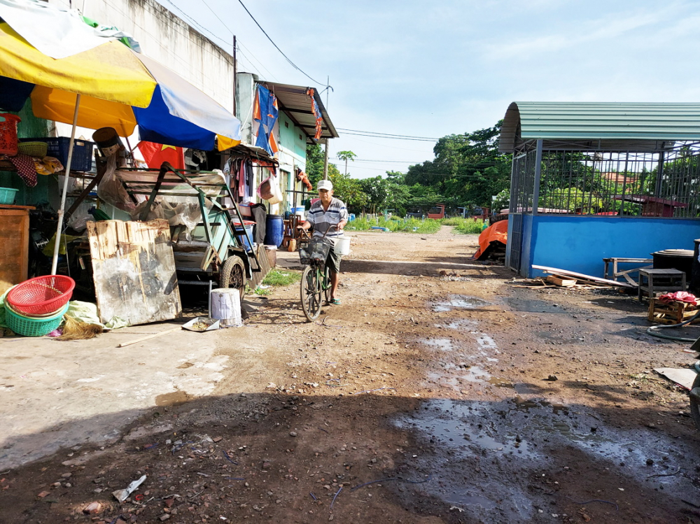 UBND quận Bình Tân đẩy nhanh tiến độ xây trường học, công viên trong khu đất từng là nghĩa trang Bình Hưng Hòa  bằng vốn đầu tư công - ẢNH: S.V.