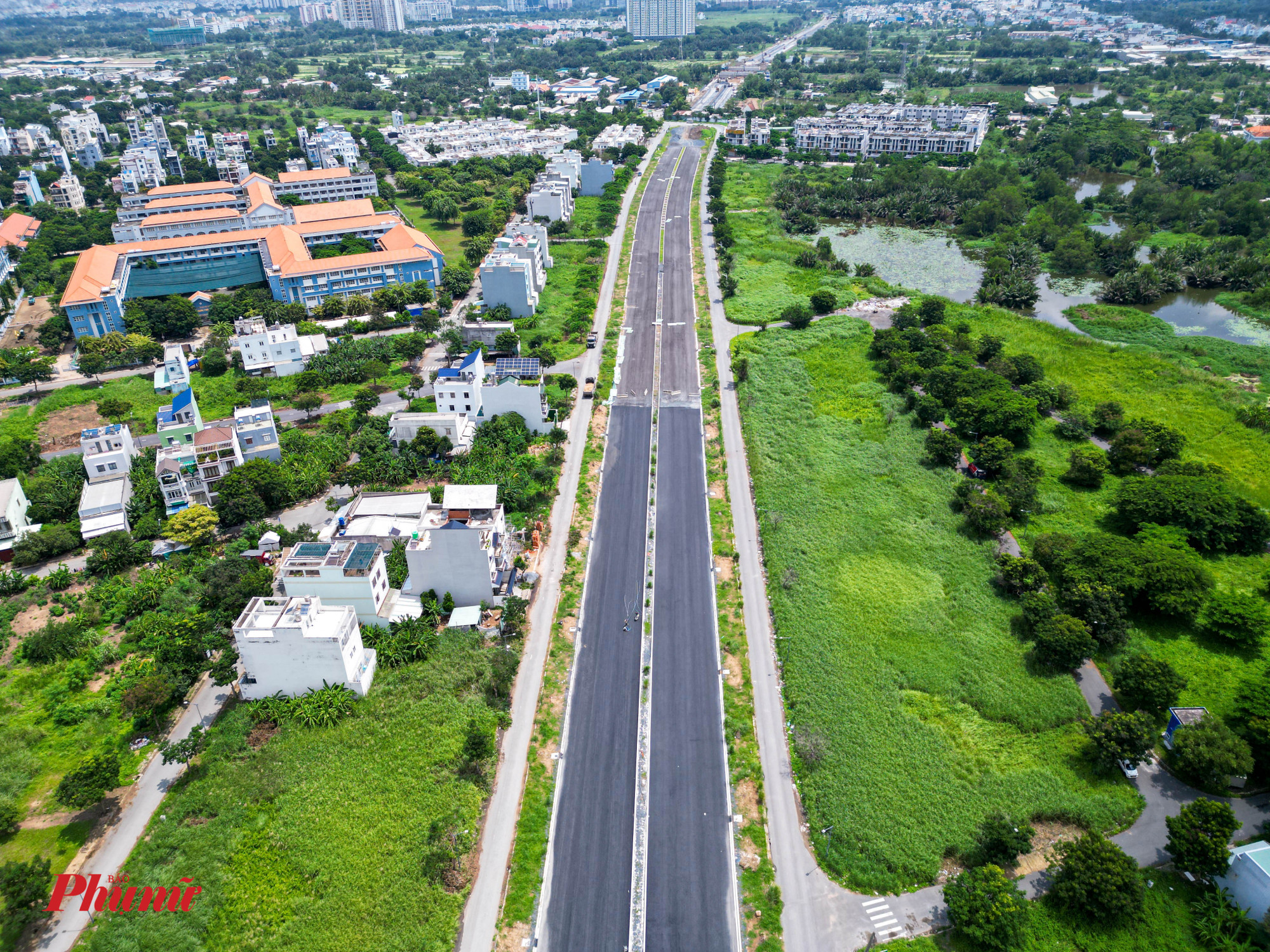 Dự án xây dựng, mở rộng quốc lộ 50 với tổng chiều dài khoảng 6,92km, trong đó đoạn đường song hành quốc lộ 50 dài 4,36km được xây dựng mới  , 2,5km còn lại kéo dài đến giáp tỉnh Long An được mở rộng quốc lộ 50 hiện hữu.