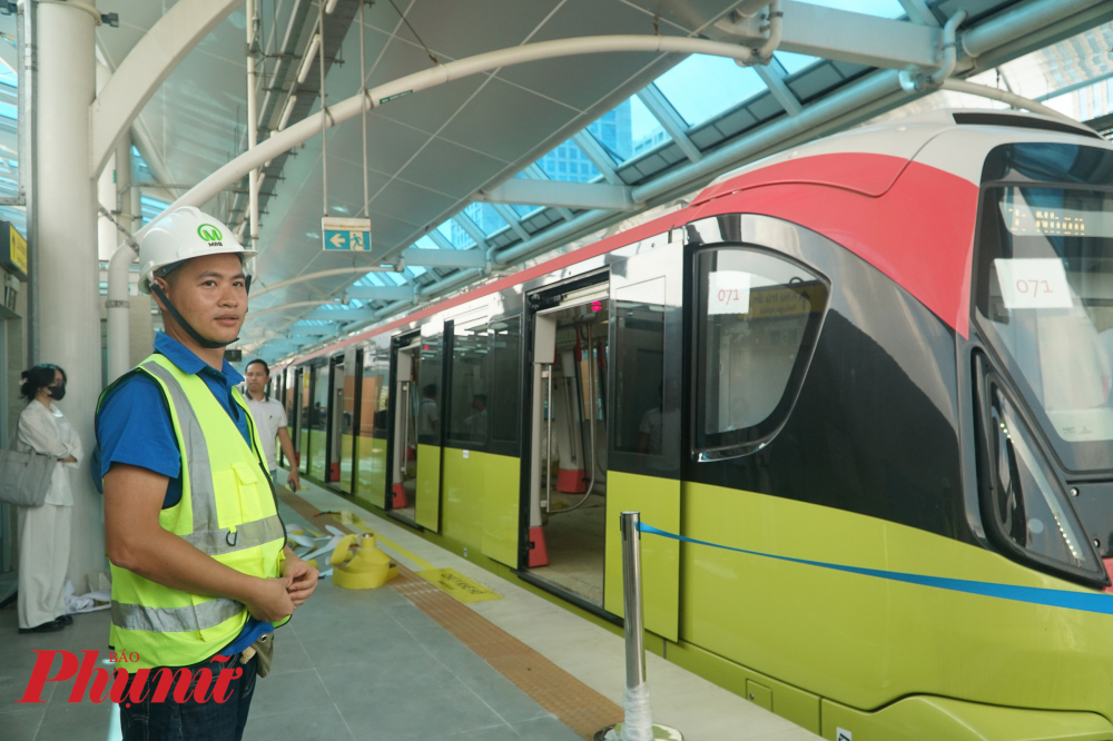 Tuyến đường sắt đô thị metro Nhổn - Ga Hà Nội dài 12,5 km với tổng mức đầu tư 34.826 tỷ đồng từ nguồn vốn ODA. Trong đó, đoạn trên cao (Nhổn - Cầu Giấy) dài 8,5 km và đoạn đi ngầm (Cầu Giấy - ga Hà Nội) dài 4 km.