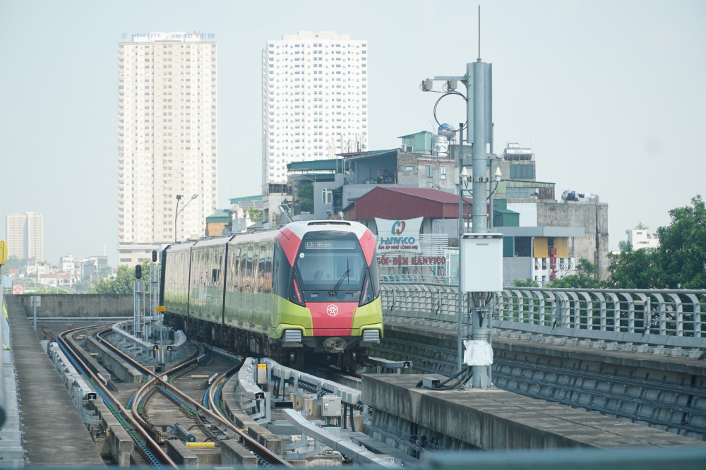 Sau những ngày chạy thử liên động, tàu điện Metro Nhổn - Ga Hà Nội chính thức đưa vào vận hành thương mại từ 8/8/2024 sau 15 năm.