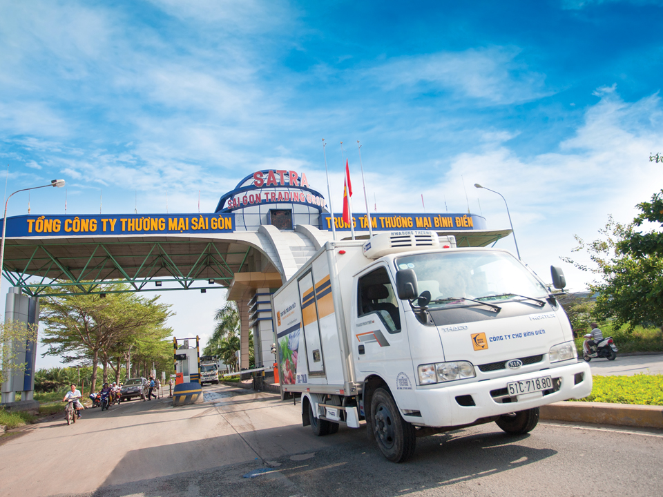 Công ty Quản lý và Kinh doanh chợ Bình Điền đã từng bước khắc phục các khó khăn, tiếp tục đưa hoạt động của chợ vào ổn định - Ảnh: SATRA