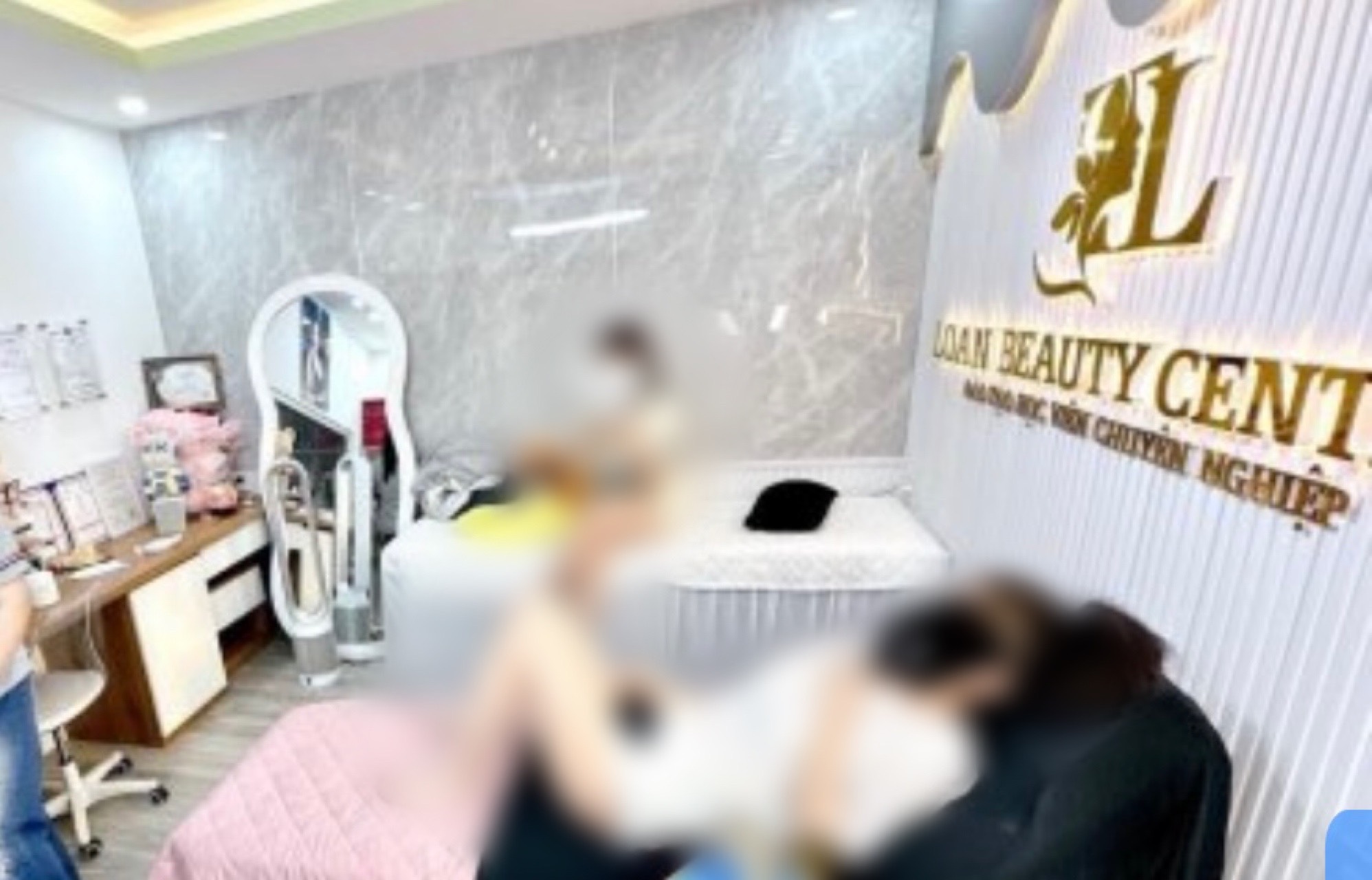 Thời điểm kiểm tra, cơ sở  Loan Beauty Center chưa xuất trình được hồ sơ, giấy phép liên quan đến thực hiện dịch vụ thẩm mỹ, làm đẹp