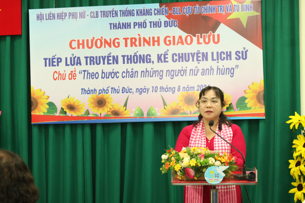 Nhân chương trình, bà Nguyễn Hạnh Thảo – Chủ tịch Hội LHPNN TP Thủ Đức – thông tin, hội đã phối hợp Phòng Lao động – Thương binh và Xã hội TP Thủ Đức hoàn thành thực hiện “Bản đồ số về Mẹ Việt Nam anh hùng trên địa bàn TP Thủ Đức”. Từ đầu năm đến nay, hội cũng phối hợp nhiều đơn vị tổ chức nhiều hoạt động chăm lo các cô chú thương binh, gia đình chính sách thông qua việc khám bệnh, cấp thuốc miễn phí, tổ chức những bữa cơm nghĩa tình, tặng quà, xe lăn…