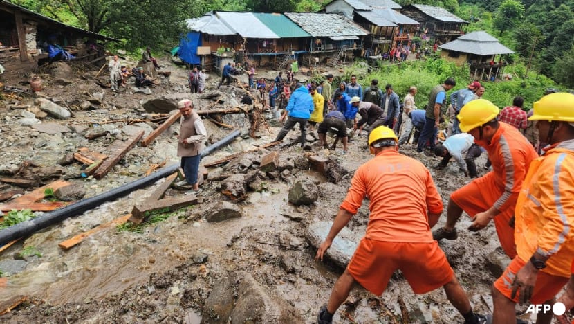 Lực lượng ứng phó thảm họa quốc gia Ấn Độ (NDRF) đang tiến hành hoạt động tìm kiếm và cứu nạn sau trận mưa lớn gần thành phố Shimla, bang Himachal Pradesh vào ngày 1/8/024 - Ảnh: AFP/NDRF