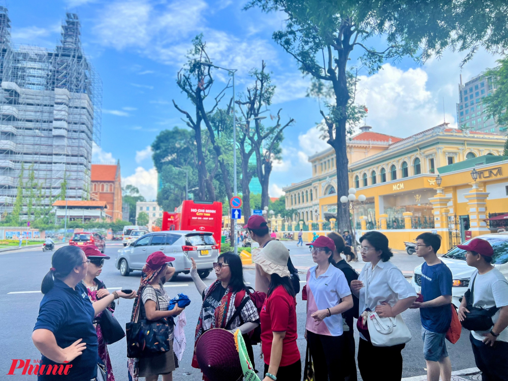 Ho Chi Minh City Free Walking Tour - tour đi bộ miễn phí sẽ được BenThanh Tourist tổ chức hằng ngày, bắt đầu từ 22/7.