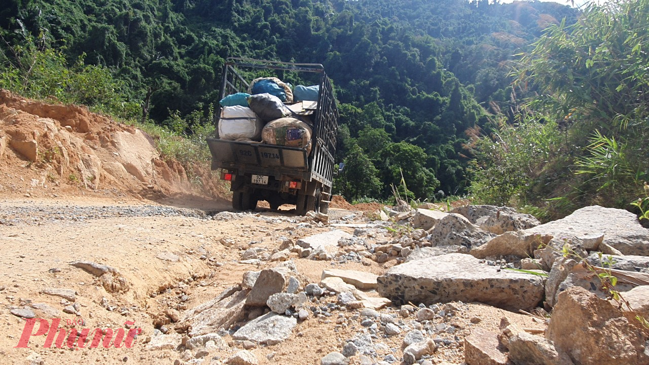 Dự án ĐH2.PS rơi vào tay liên danh Công ty TNHH Thành Trí-Công ty TNHH MTV Nguyên Khang-Công ty TNHH Tư vấn đầu tư xây dựng Trung Trung Bộ-Công ty CP Phát triển Quảng Nam với giá trúng thầu hơn 130 tỉ đồng.