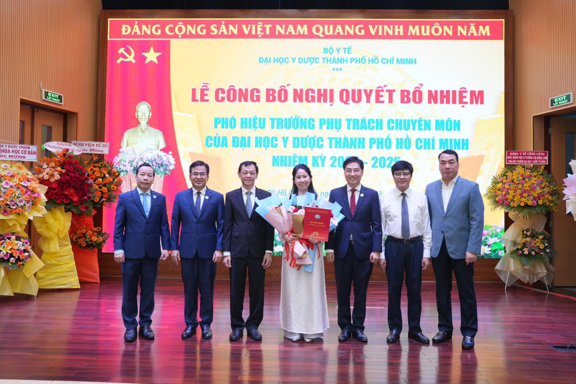 Bác sĩ Vương Thị Ngọc Lan được bổ nhiệm làm phó hiệu trưởng Trường đại học Y Dược TPHCM