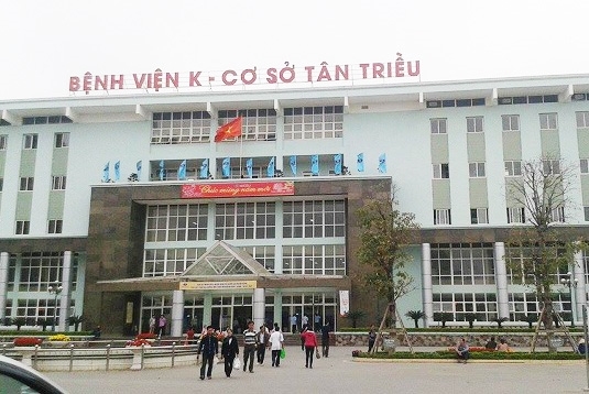 Hàng loạt tài khoản tố cáo thái độ phục vụ của nhân viên y tế bệnh viện K, trong đó có thông tin bệnh nhân phải lót tay khi đi xạ trị - ảnh minh họa Internet