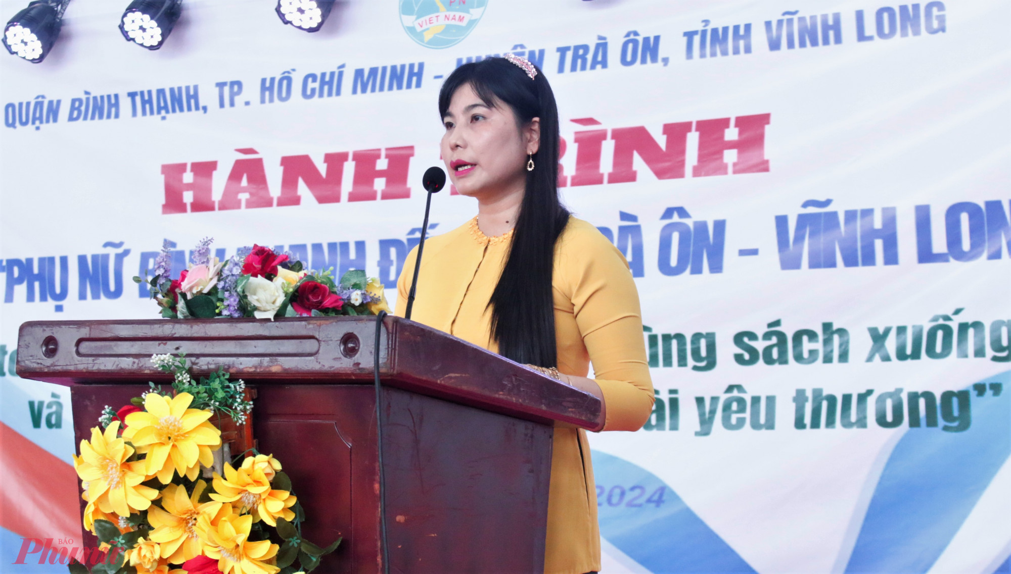 Bà Nguyễn Thị Trắc Lin - Chủ tịch Hội LHPN huyện Trà Ôn (Vĩnh Long) - phát biểu tại chương trình