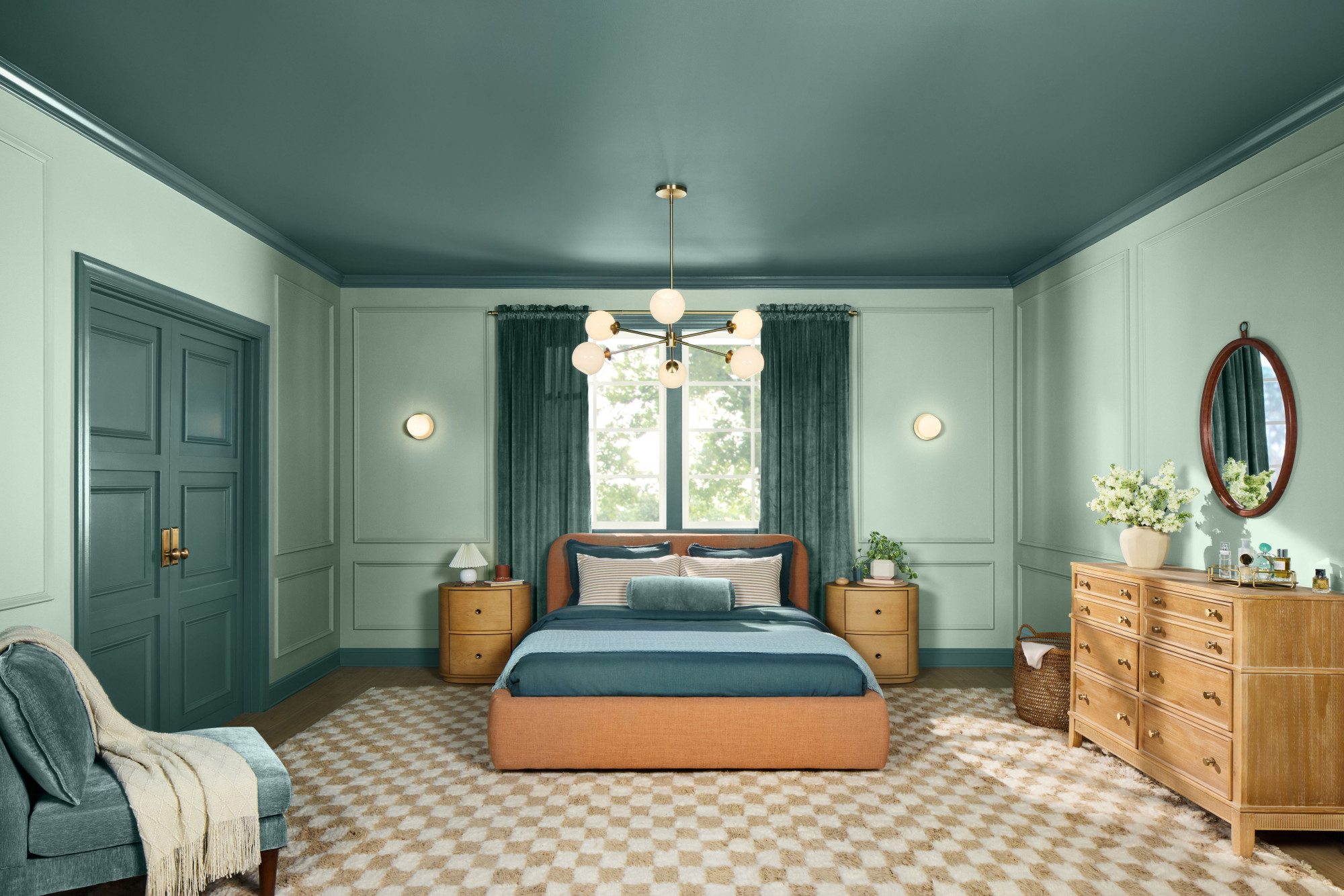 Quietude HGSW6212 của HGTV Home của Sherwin-Williams Quietude là một phần của Bộ sưu tập màu sắc lớn hơn của năm 2025 của HGTV Home by Sherwin-Williams . Đúng như tên gọi, tông màu này được chọn vì đặc tính làm dịu, mang đến phông nền tươi sáng nhưng thanh bình cho bất kỳ căn phòng nào. Ashley Banbury, giám đốc tiếp thị màu sắc của HGTV Home by Sherwin-Williams cho biết: Bộ sưu tập màu sắc 'Naturally Refined' thể hiện mong muốn về sự đơn giản và cuộc sống chậm rãi hơn. Trong bộ sưu tập, màu xanh lá cây xô thơm dịu nhẹ Quietude nổi bật là màu sắc của năm 2025 và tạo bối cảnh cho một không gian yên tĩnh để thúc đẩy sự thư giãn.