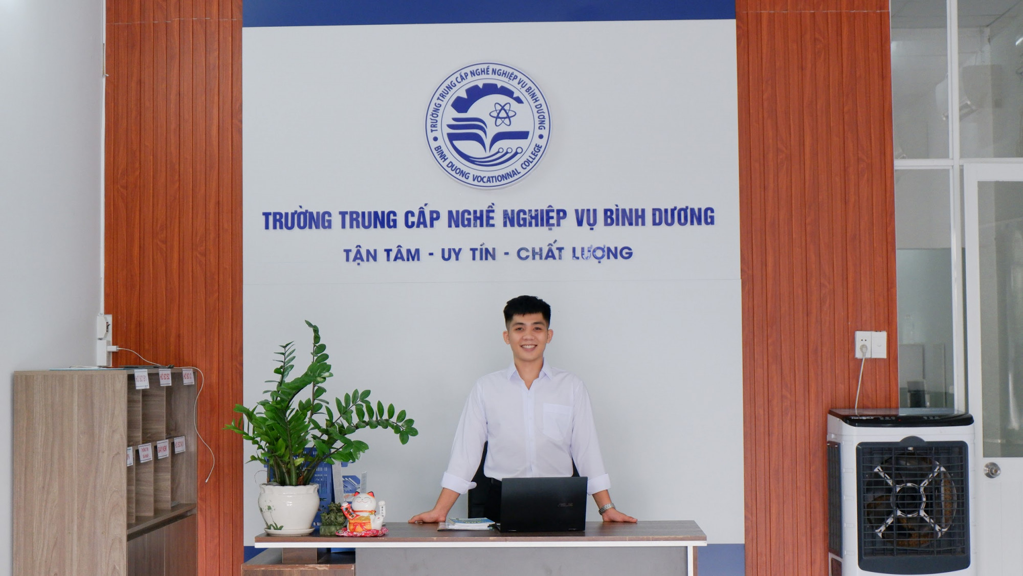 Thầy Minh tại Trường trung cấp nghề Nghiệp vụ Bình Dương - Ảnh: nhân vật cung cấp