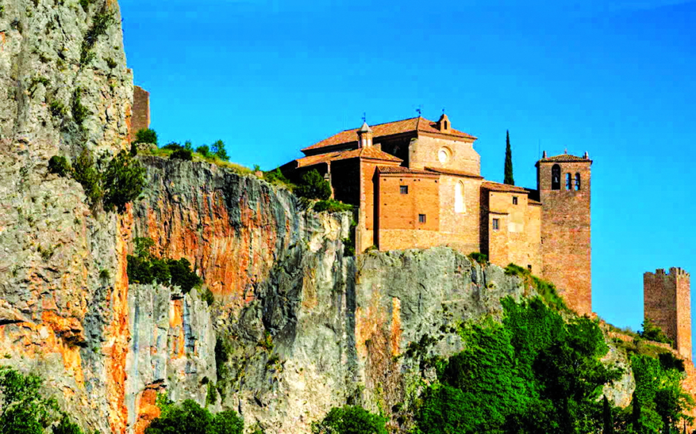 Huesca được tạo thành từ những ngôi làng thời Trung cổ  - Nguồn ảnh: Getty Images