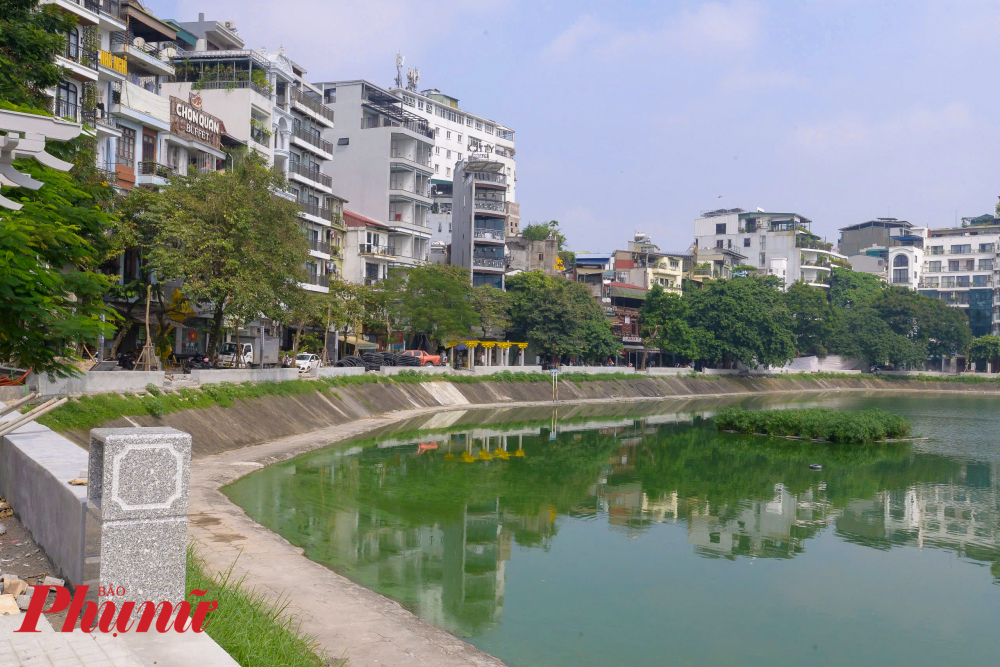 Vỉa hè của tuyến phố sẽ được lát đá granit tự nhiên, chống trơn trượt, tạo thuận lợi cho người dân đi lại vui chơi.