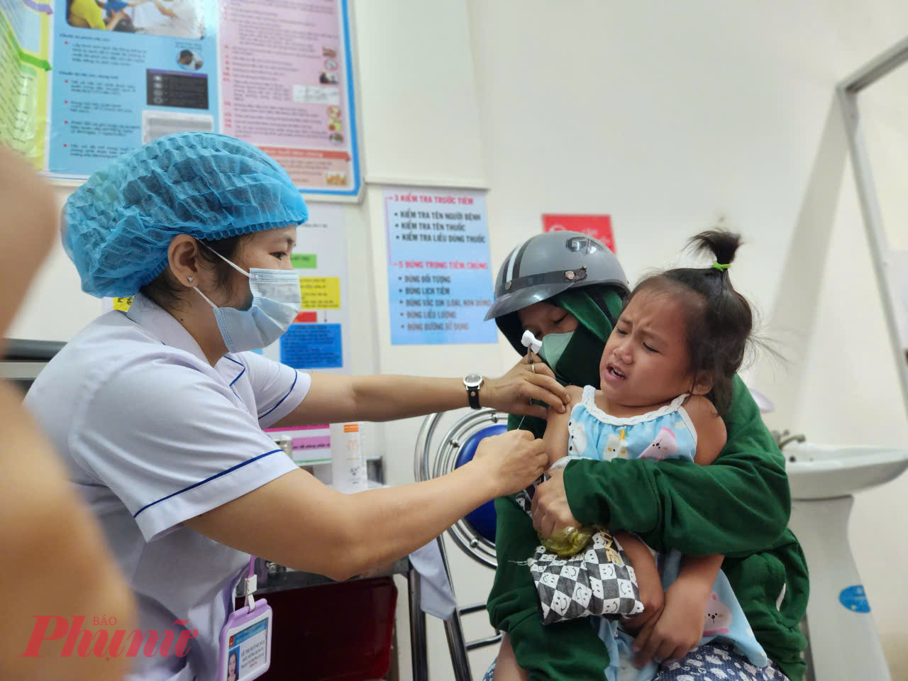 Trong đợt tiêm ngừa này, các trạm y tế đặt mục tiêu phải tiêm ngừa ít nhất 1 mũi cho các trẻ trên địa bàn