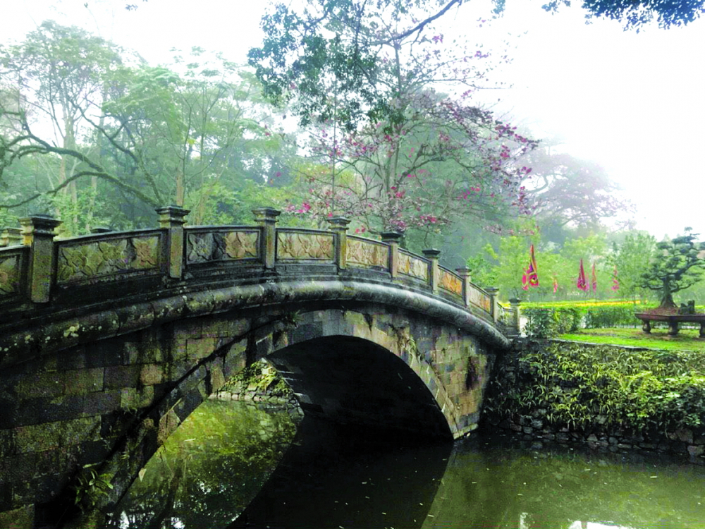 Cầu Bạch trên sông Ngọc Lam Kinh